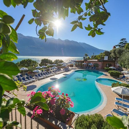 Camping Park Garda Лимоне-суль-Гарда Экстерьер фото