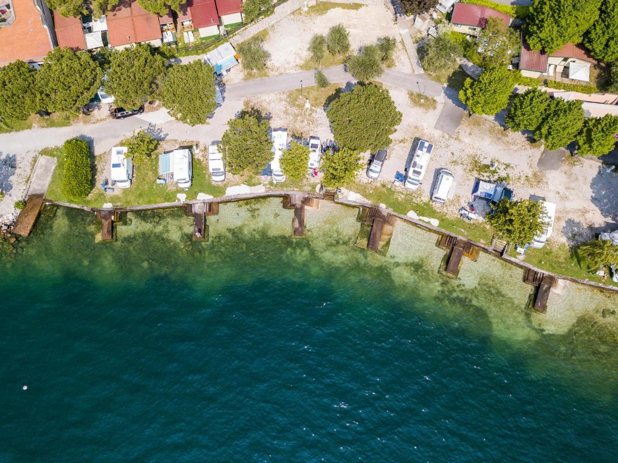 Camping Park Garda Лимоне-суль-Гарда Экстерьер фото